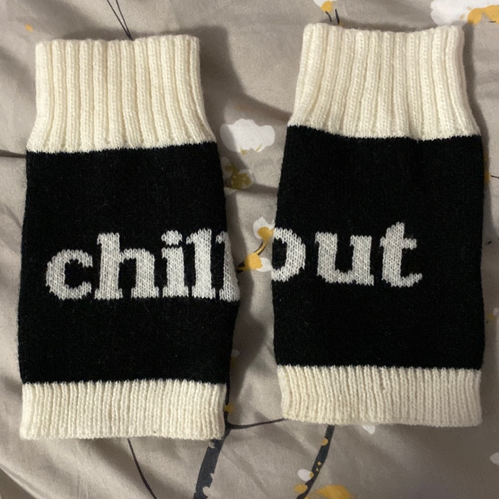 “Chill Out” Gloves